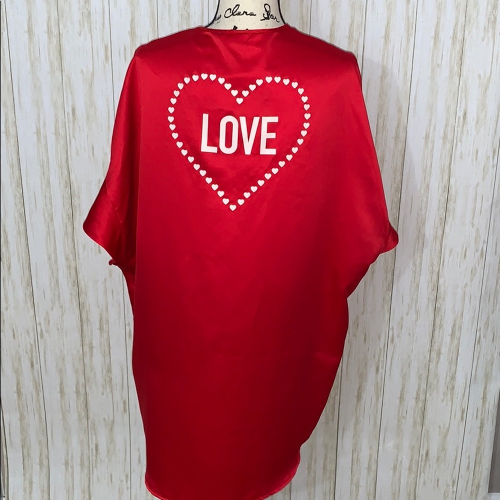 NWT Victoria’s Secret Red LOVE Robe - Picture 2 of 4